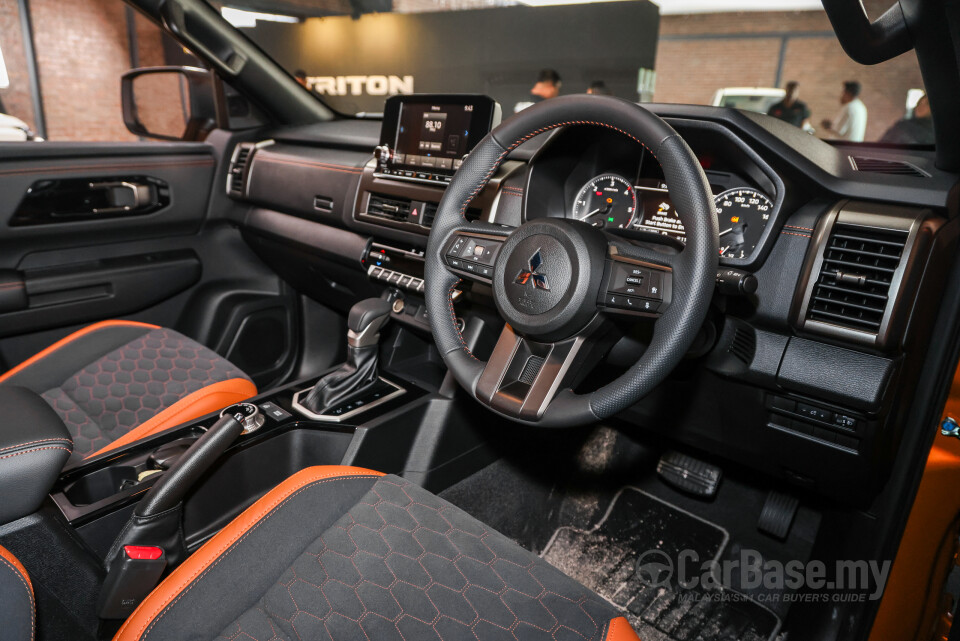 Mitsubishi Triton Mk3 (2024) Interior