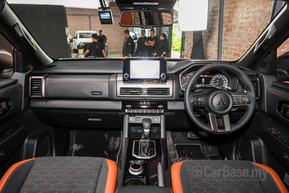 Mitsubishi Triton Mk3 (2024) Interior