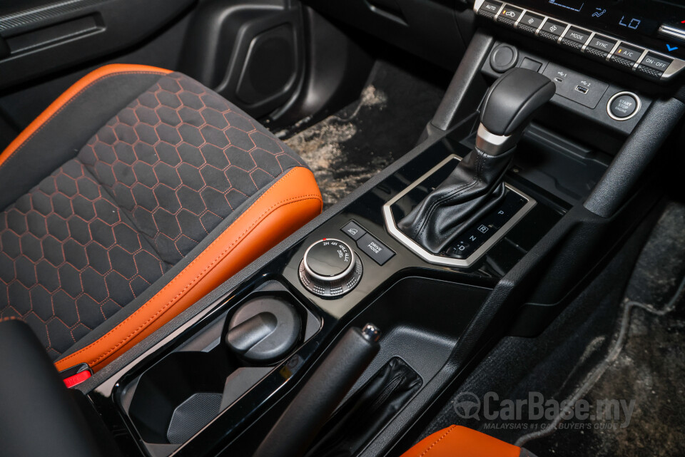 Mitsubishi Triton Mk3 (2024) Interior