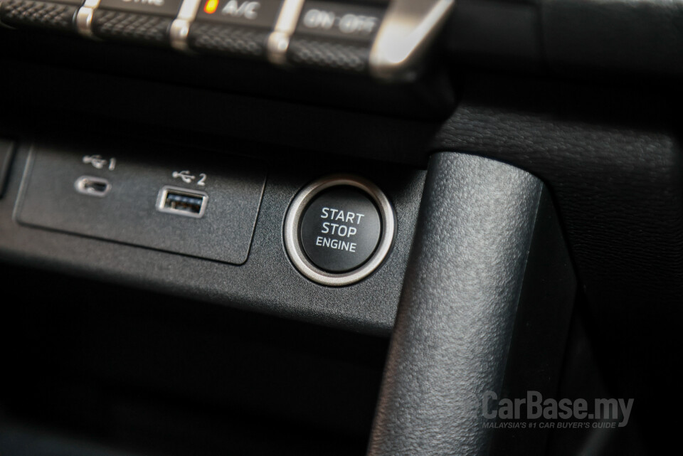 Mitsubishi Triton Mk3 (2024) Interior
