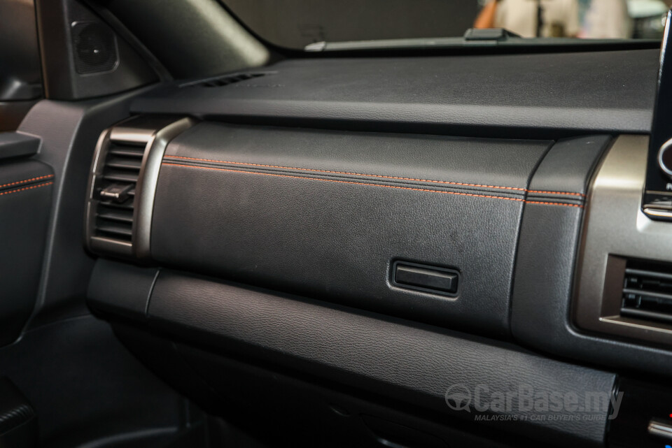Mitsubishi Triton Mk3 (2024) Interior