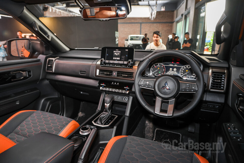 Mitsubishi Triton Mk3 (2024) Interior