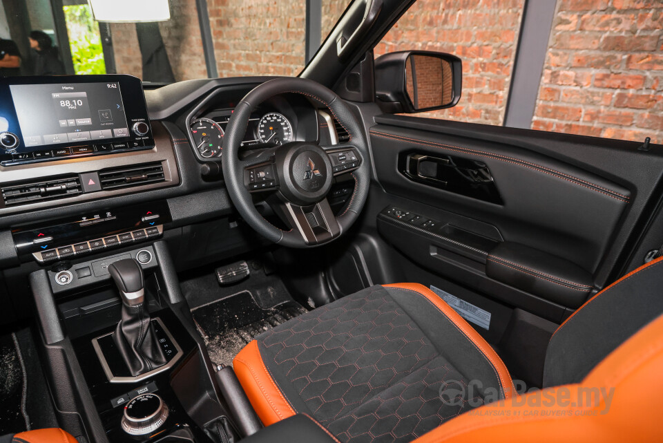 Mitsubishi Triton Mk3 (2024) Interior
