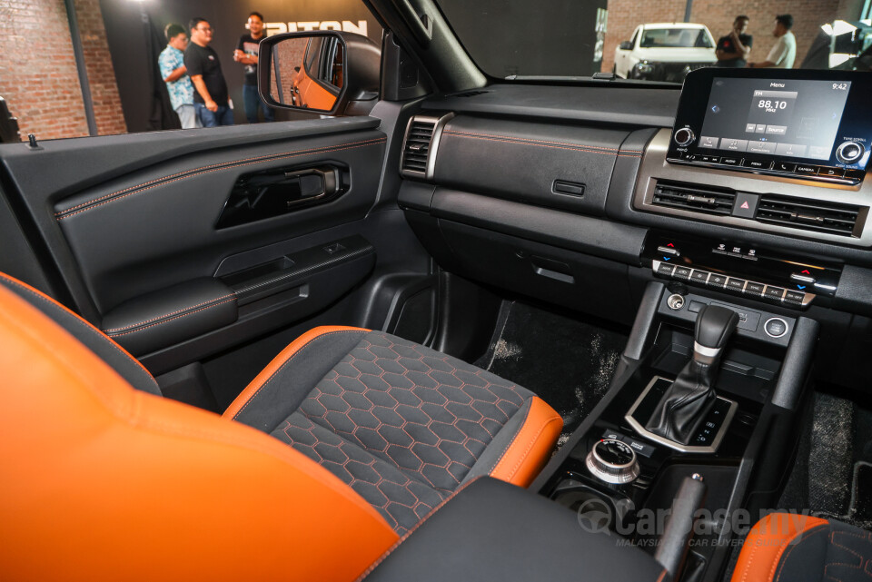 Mitsubishi Triton Mk3 (2024) Interior