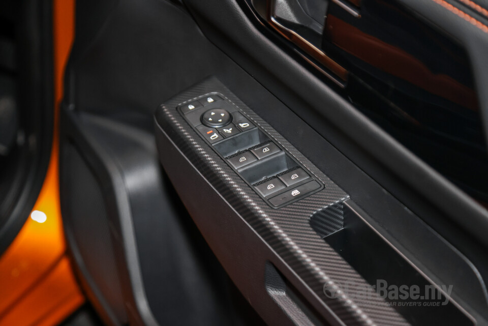 Mitsubishi Triton Mk3 (2024) Interior