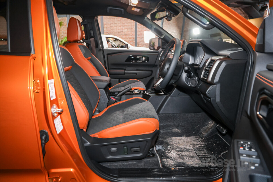 Mitsubishi Triton Mk3 (2024) Interior