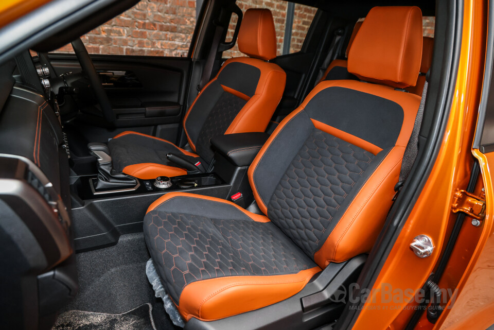 Mitsubishi Triton Mk3 (2024) Interior