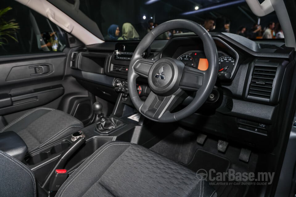 Mitsubishi Triton Mk3 (2024) Interior