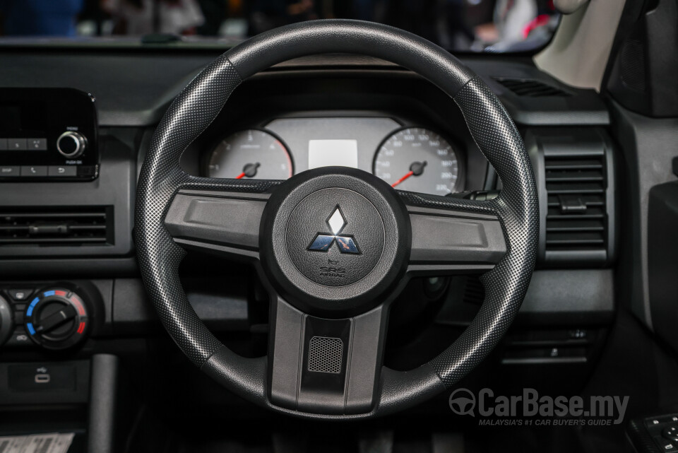 Mitsubishi Triton Mk3 (2024) Interior