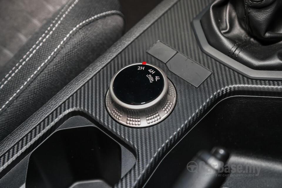 Mitsubishi Triton Mk3 (2024) Interior