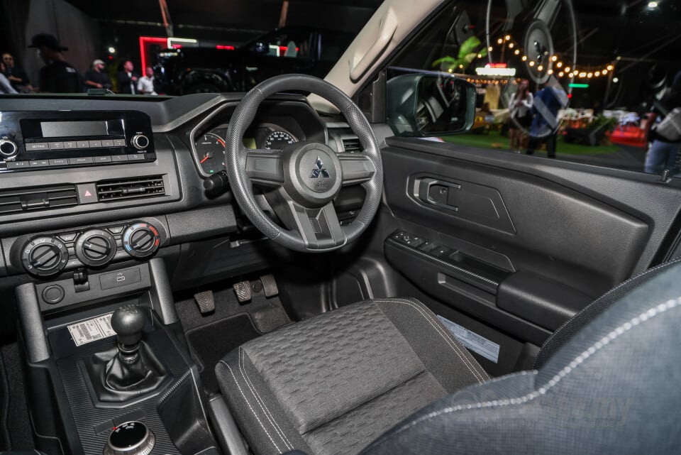 Mitsubishi Triton Mk3 (2024) Interior