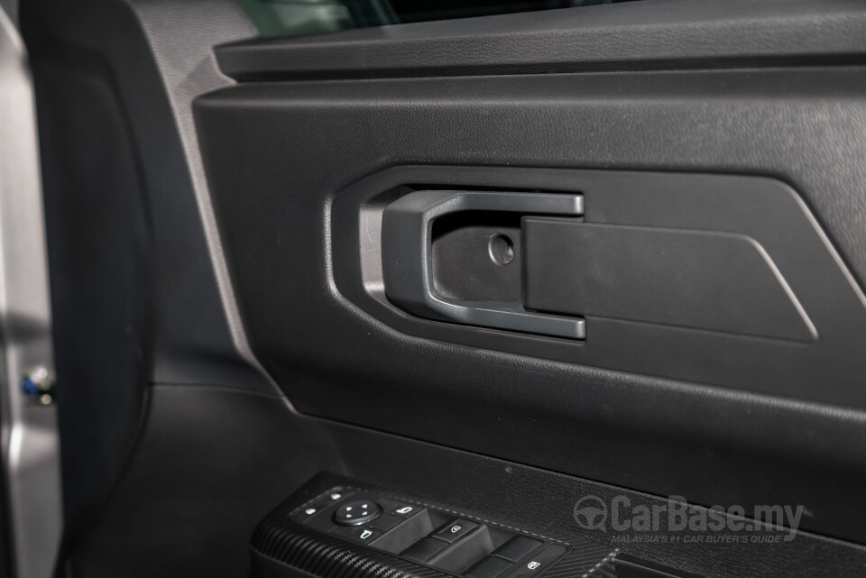 Mitsubishi Triton Mk3 (2024) Interior