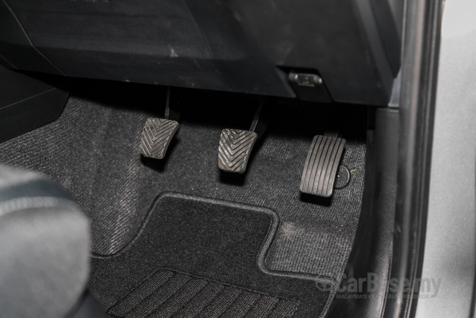 Mitsubishi Triton Mk3 (2024) Interior