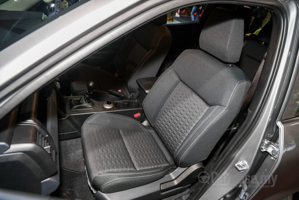 Mitsubishi Triton Mk3 (2024) Interior