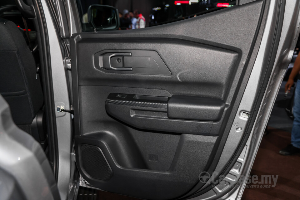 Mitsubishi Triton Mk3 (2024) Interior