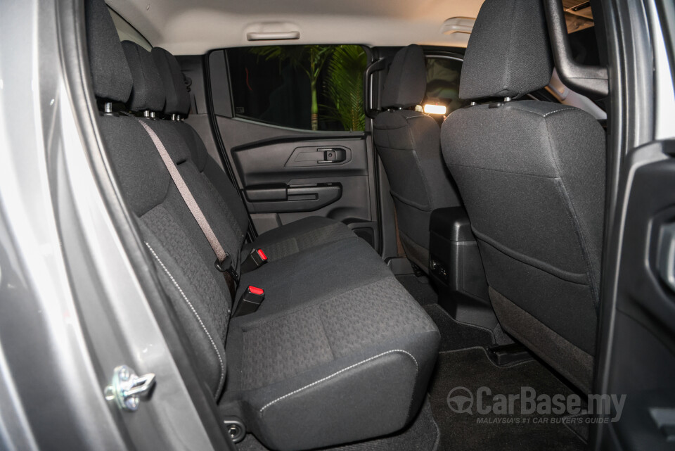 Mitsubishi Triton Mk3 (2024) Interior