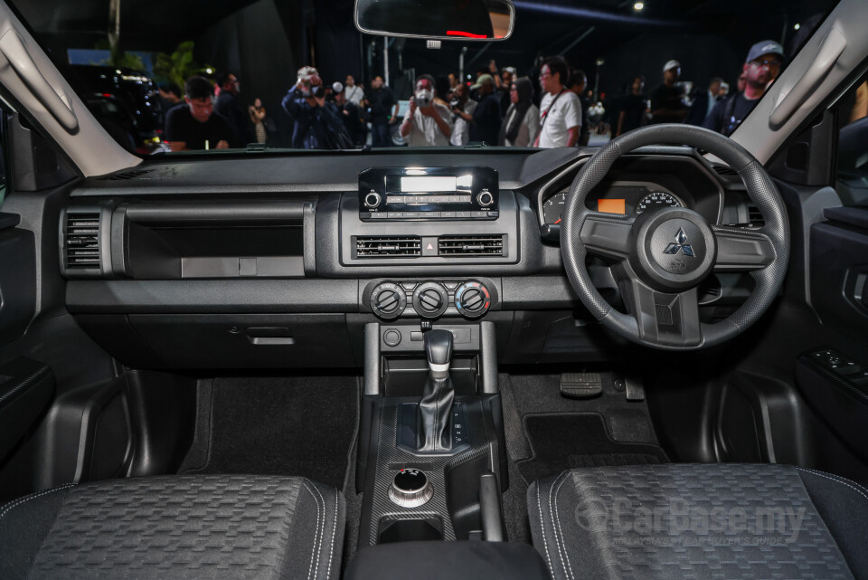 Mitsubishi Triton Mk3 (2024) Interior