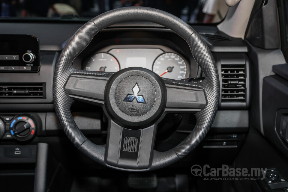 Mitsubishi Triton Mk3 (2024) Interior