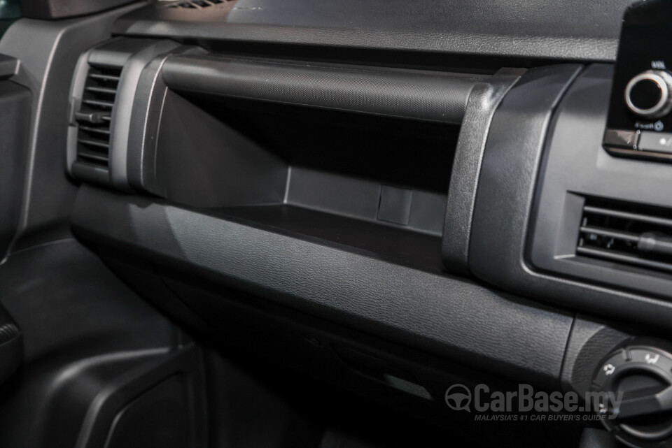 Mitsubishi Triton Mk3 (2024) Interior
