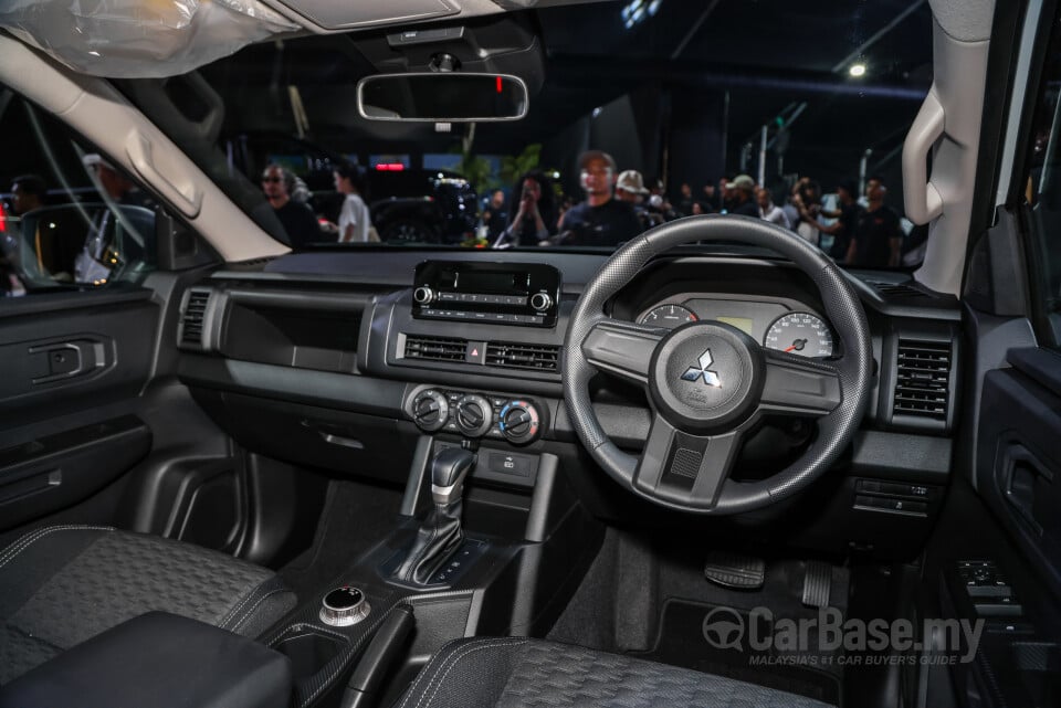 Mitsubishi Triton Mk3 (2024) Interior
