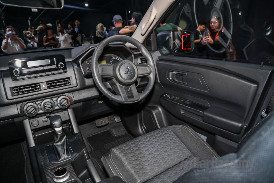 Mitsubishi Triton Mk3 (2024) Interior
