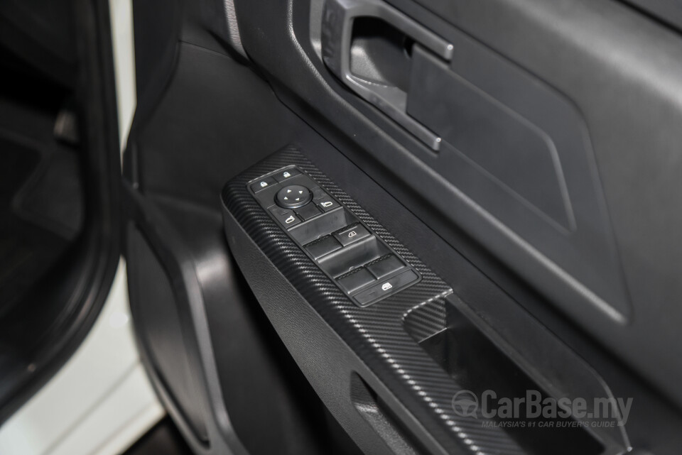 Mitsubishi Triton Mk3 (2024) Interior