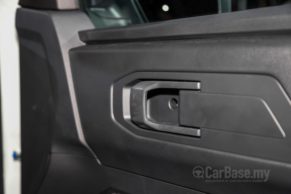 Mitsubishi Triton Mk3 (2024) Interior