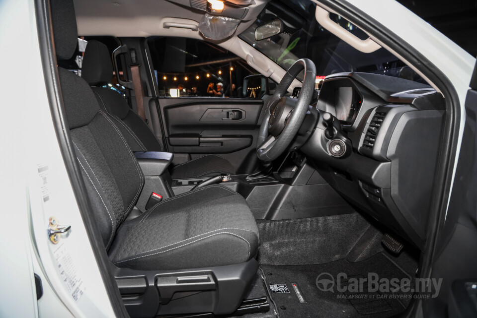 Mitsubishi Triton Mk3 (2024) Interior