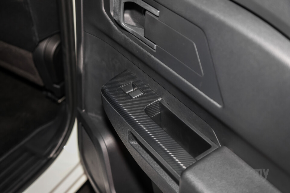 Mitsubishi Triton Mk3 (2024) Interior