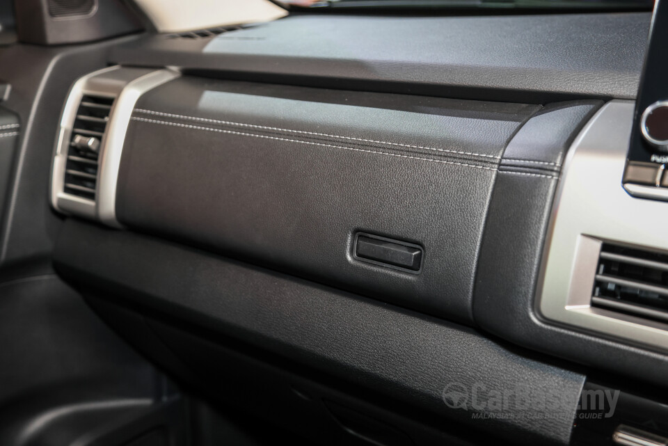 Mitsubishi Triton Mk3 (2024) Interior
