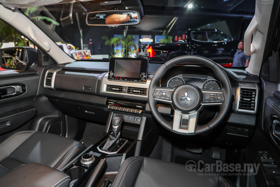 Mitsubishi Triton Mk3 (2024) Interior