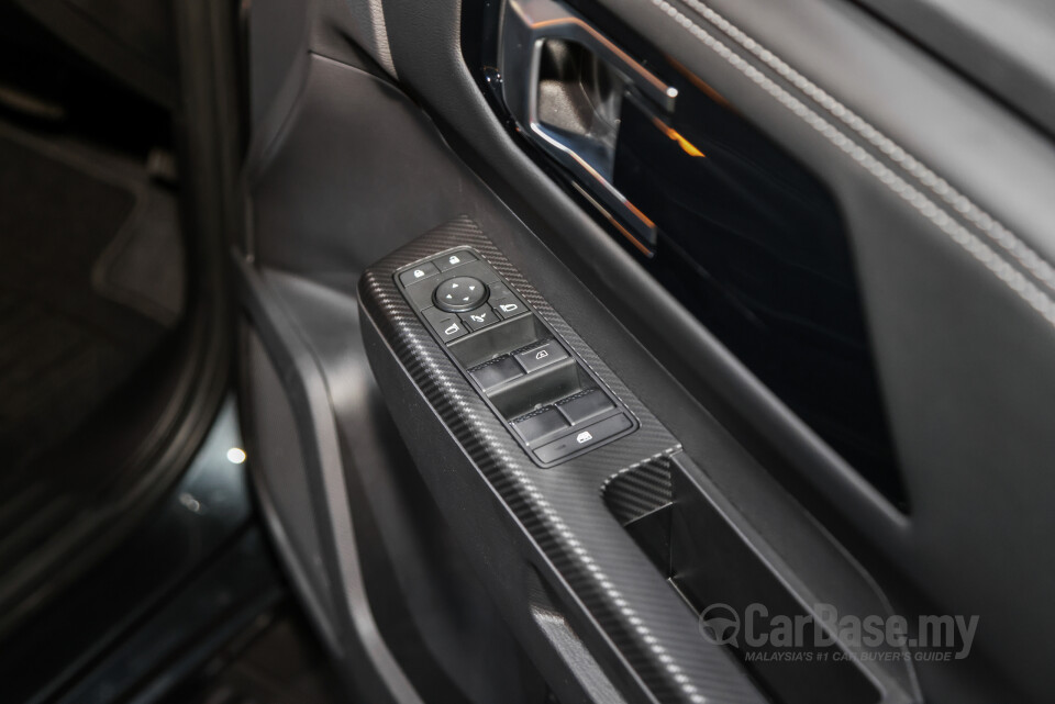 Mitsubishi Triton Mk3 (2024) Interior