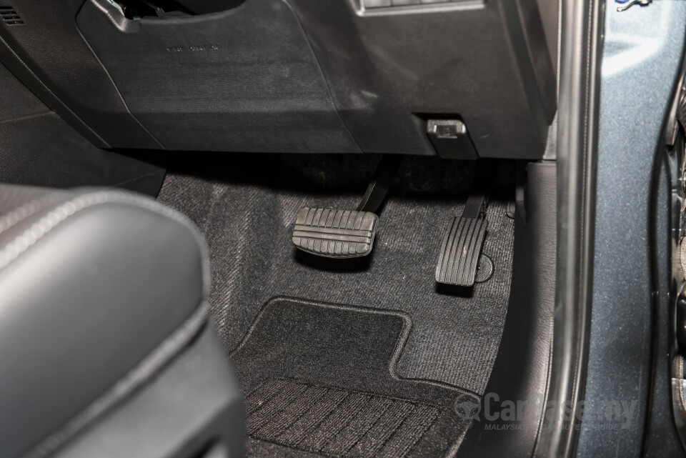 Mitsubishi Triton Mk3 (2024) Interior