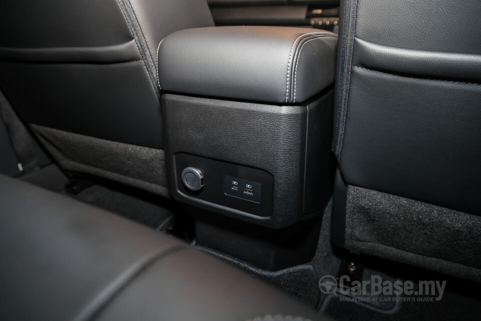 Mitsubishi Triton Mk3 (2024) Interior