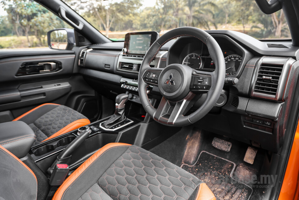 Mitsubishi Triton Mk3 (2024) Interior