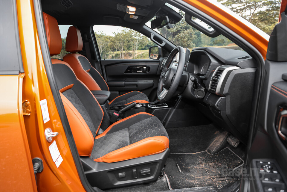 Mitsubishi Triton Mk3 (2024) Interior