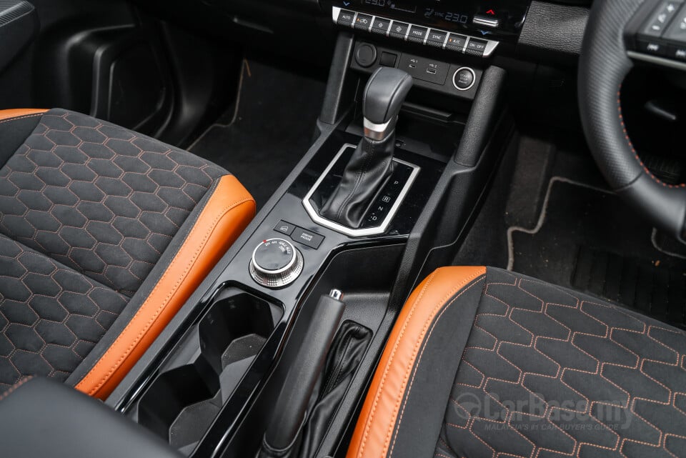 Mitsubishi Triton Mk3 (2024) Interior