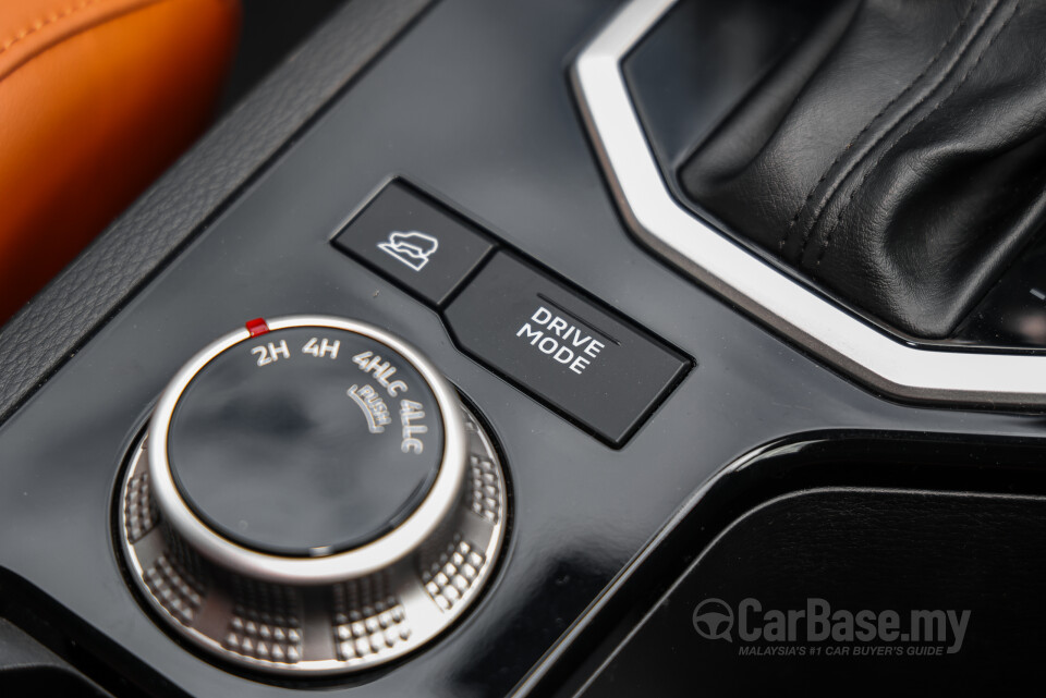 Mitsubishi Triton Mk3 (2024) Interior