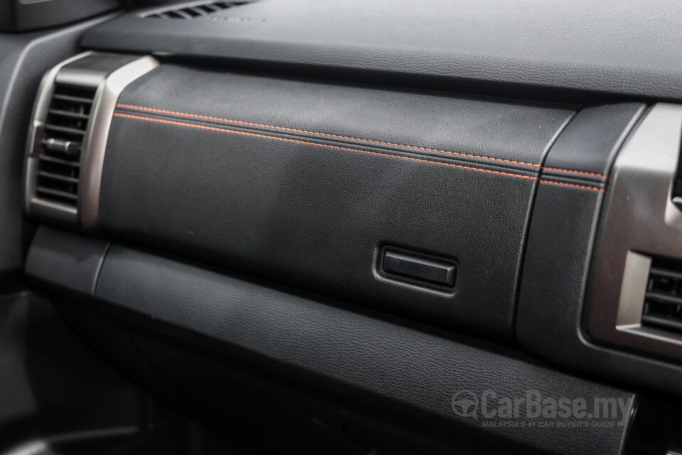 Mitsubishi Triton Mk3 (2024) Interior