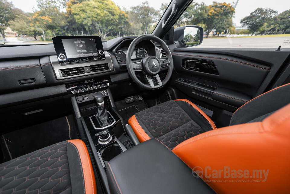 Mitsubishi Triton Mk3 (2024) Interior