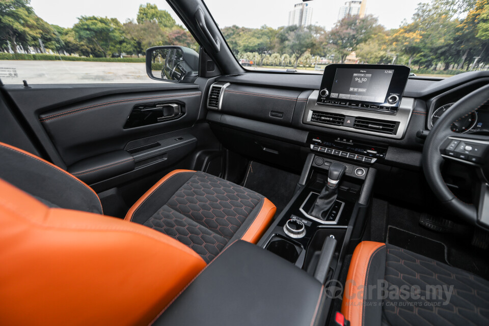Mitsubishi Triton Mk3 (2024) Interior