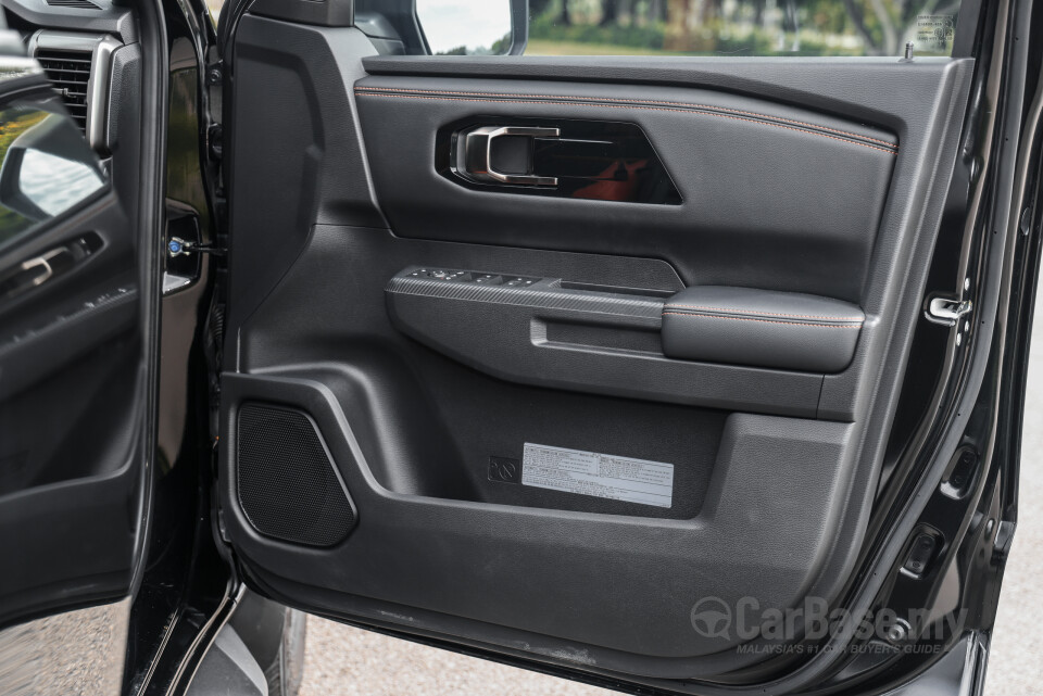 Mitsubishi Triton Mk3 (2024) Interior