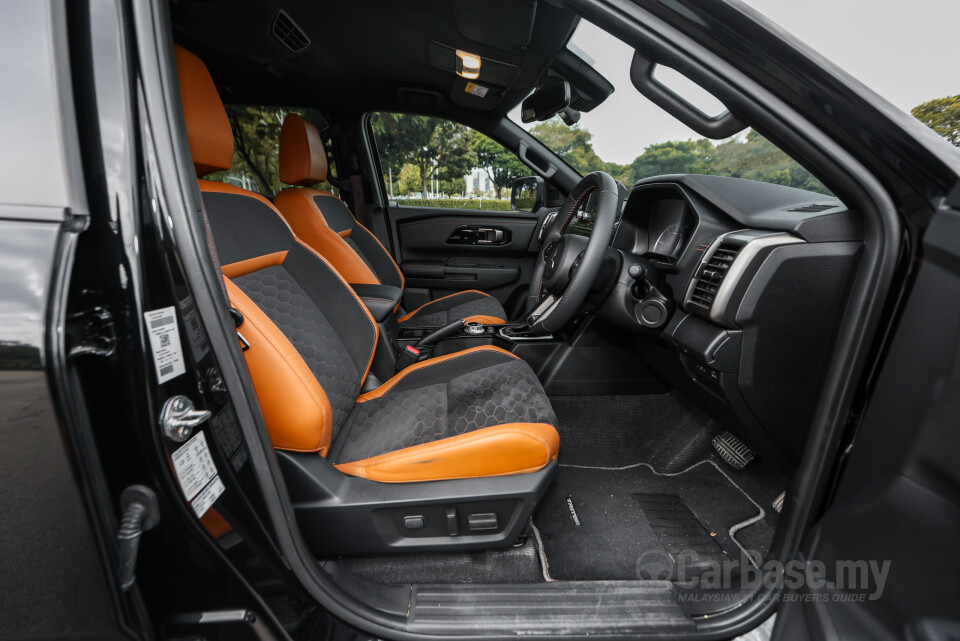 Mitsubishi Triton Mk3 (2024) Interior