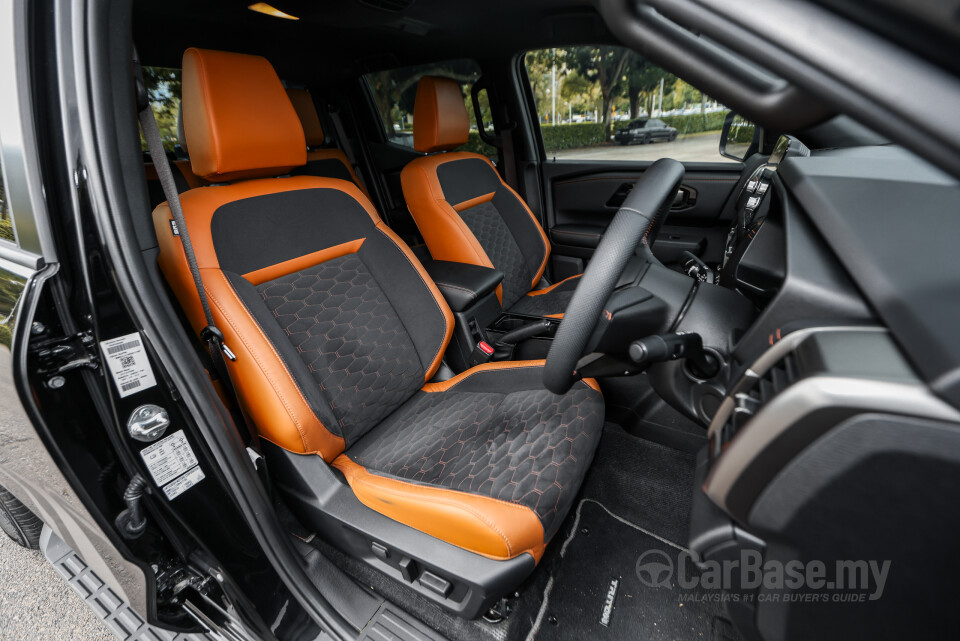 Mitsubishi Triton Mk3 (2024) Interior