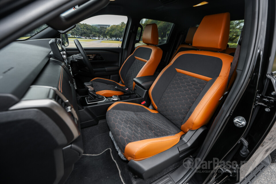 Mitsubishi Triton Mk3 (2024) Interior