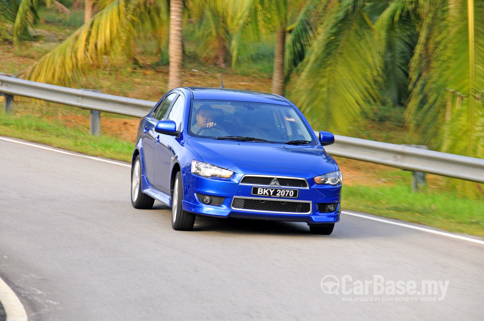 Mitsubishi Lancer Sportback Mk1 (2011) Exterior