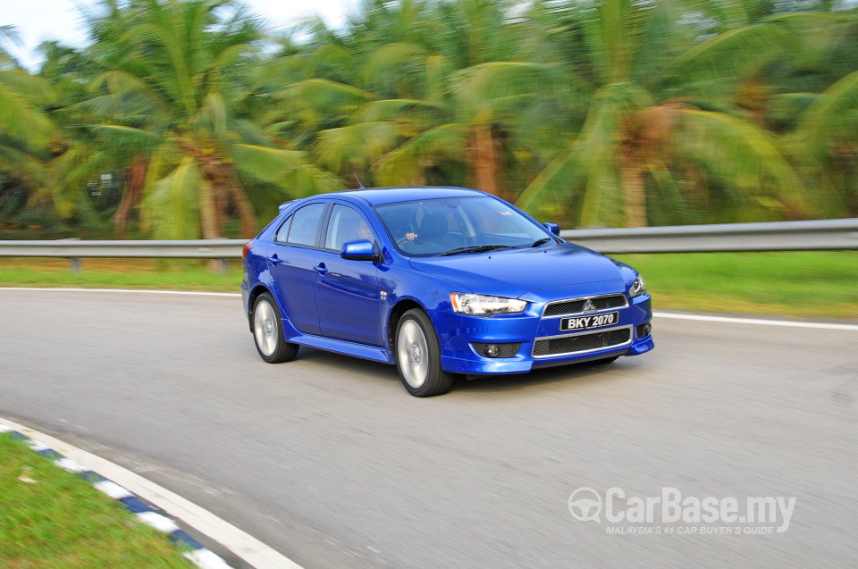 Mitsubishi Lancer Sportback Mk1 (2011) Exterior