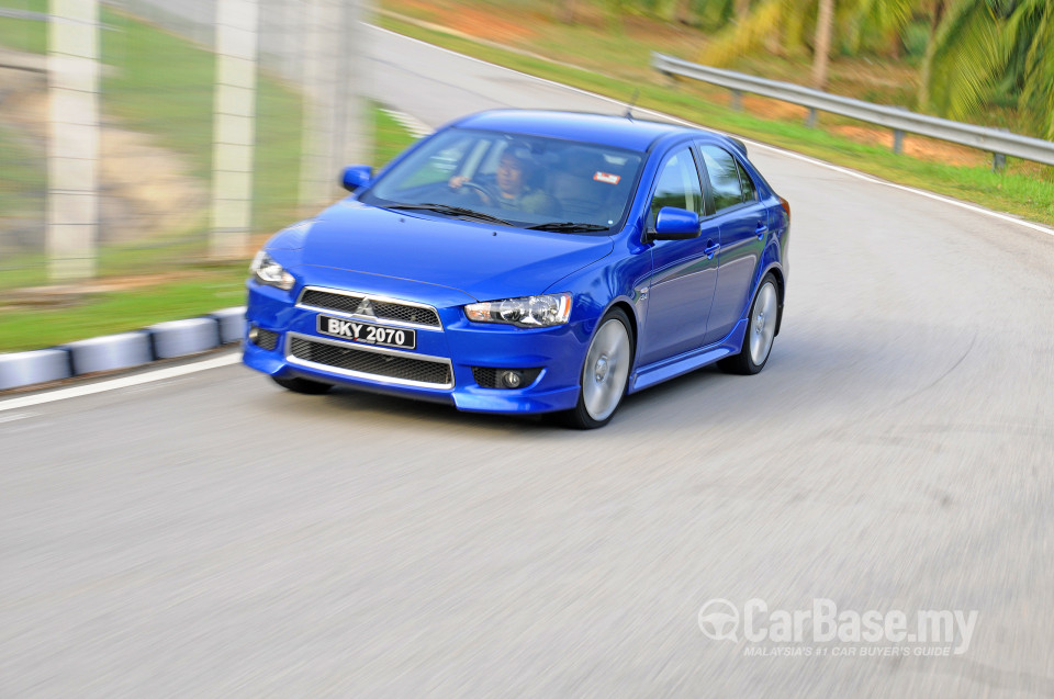 Mitsubishi Lancer Sportback Mk1 (2011) Exterior