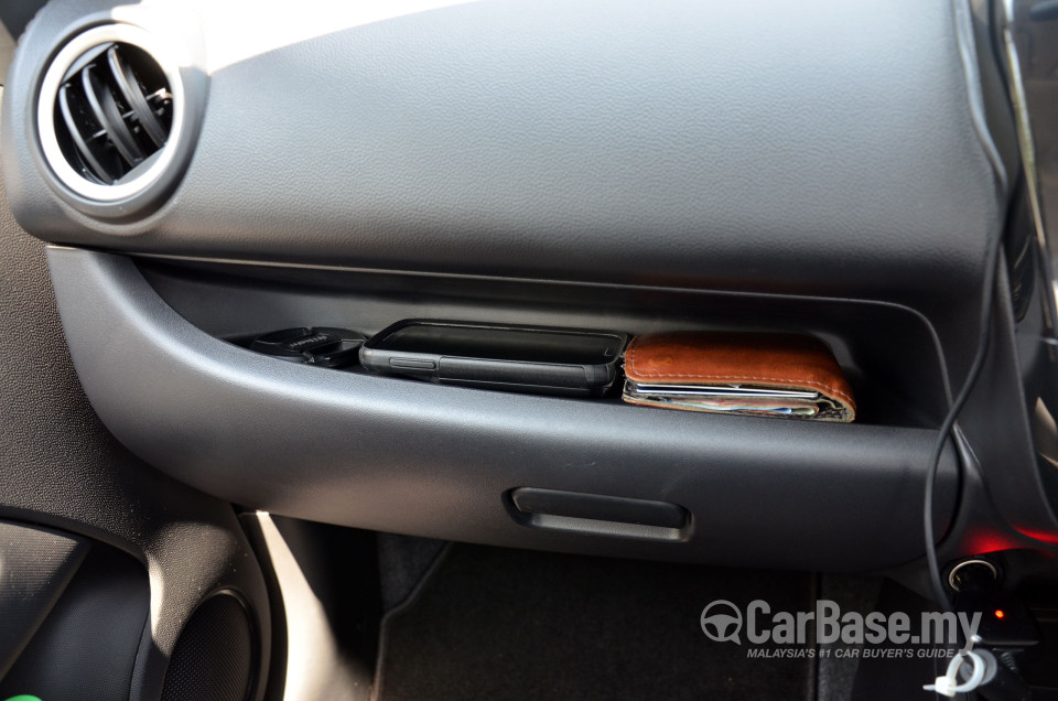 Mitsubishi Attrage Mk1 (2013) Interior