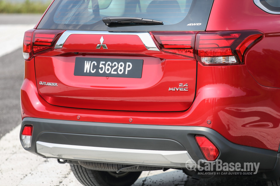 Mitsubishi Outlander RE Facelift (2016) Exterior
